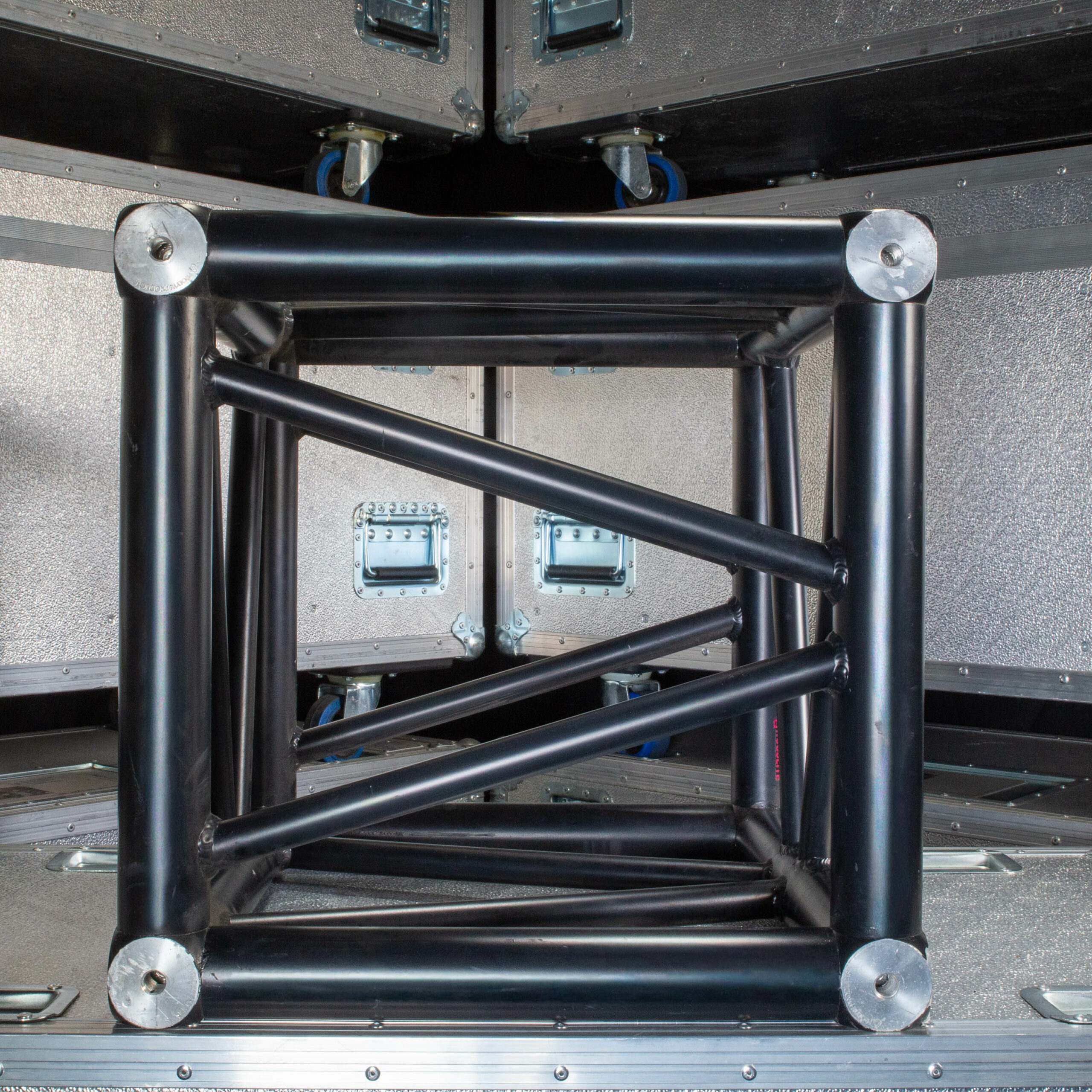 S52 Box Corner 6625 scaled