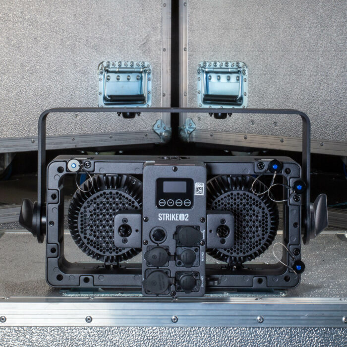 Chauvet Strike Array 2 - Woodlite Sweden | Expert Rental House