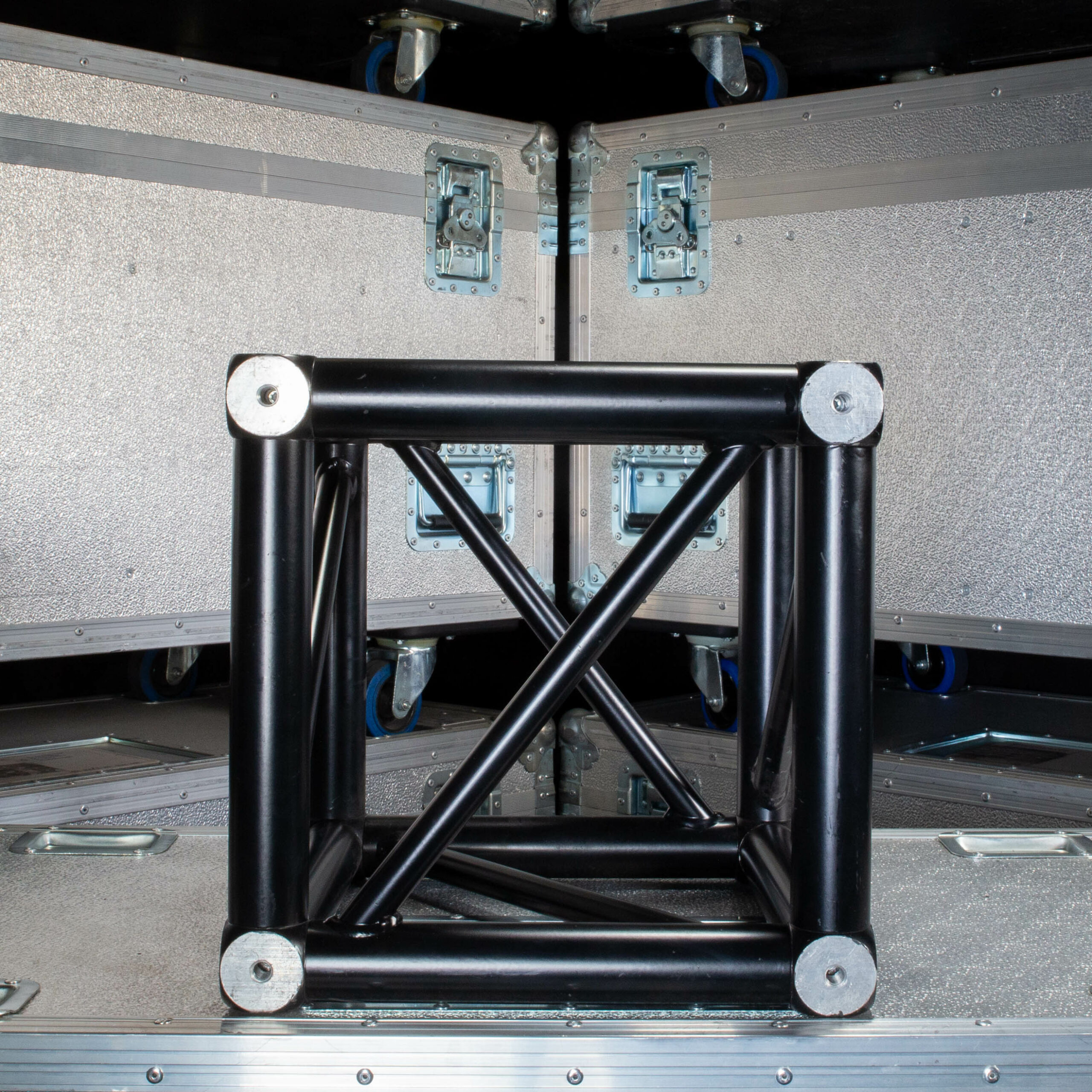 H40 Box Corner 6626 scaled